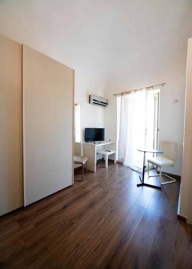Zurria Rooms Catania Bagian luar foto