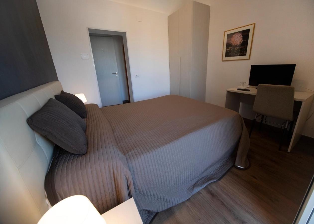 Zurria Rooms Catania Bagian luar foto