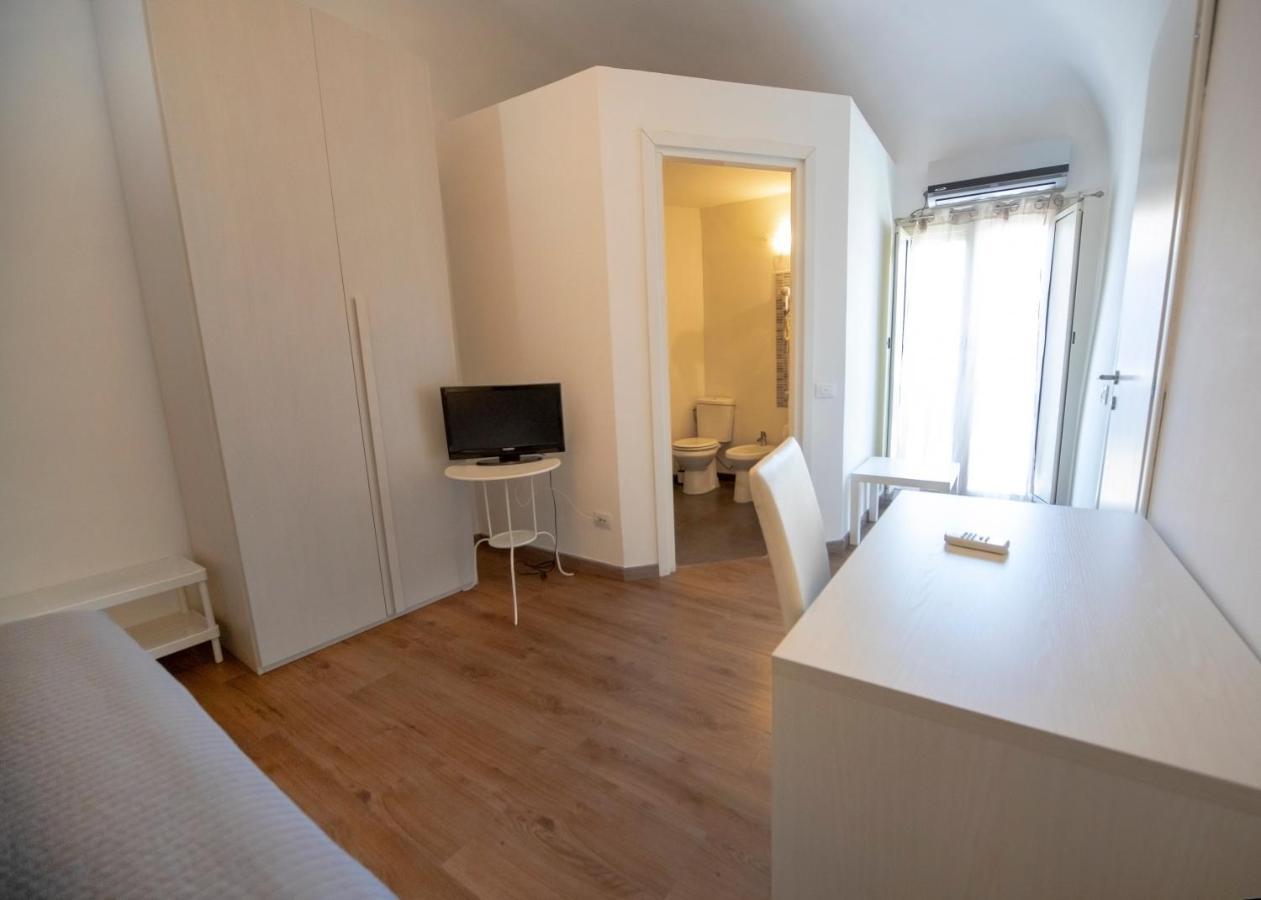 Zurria Rooms Catania Bagian luar foto