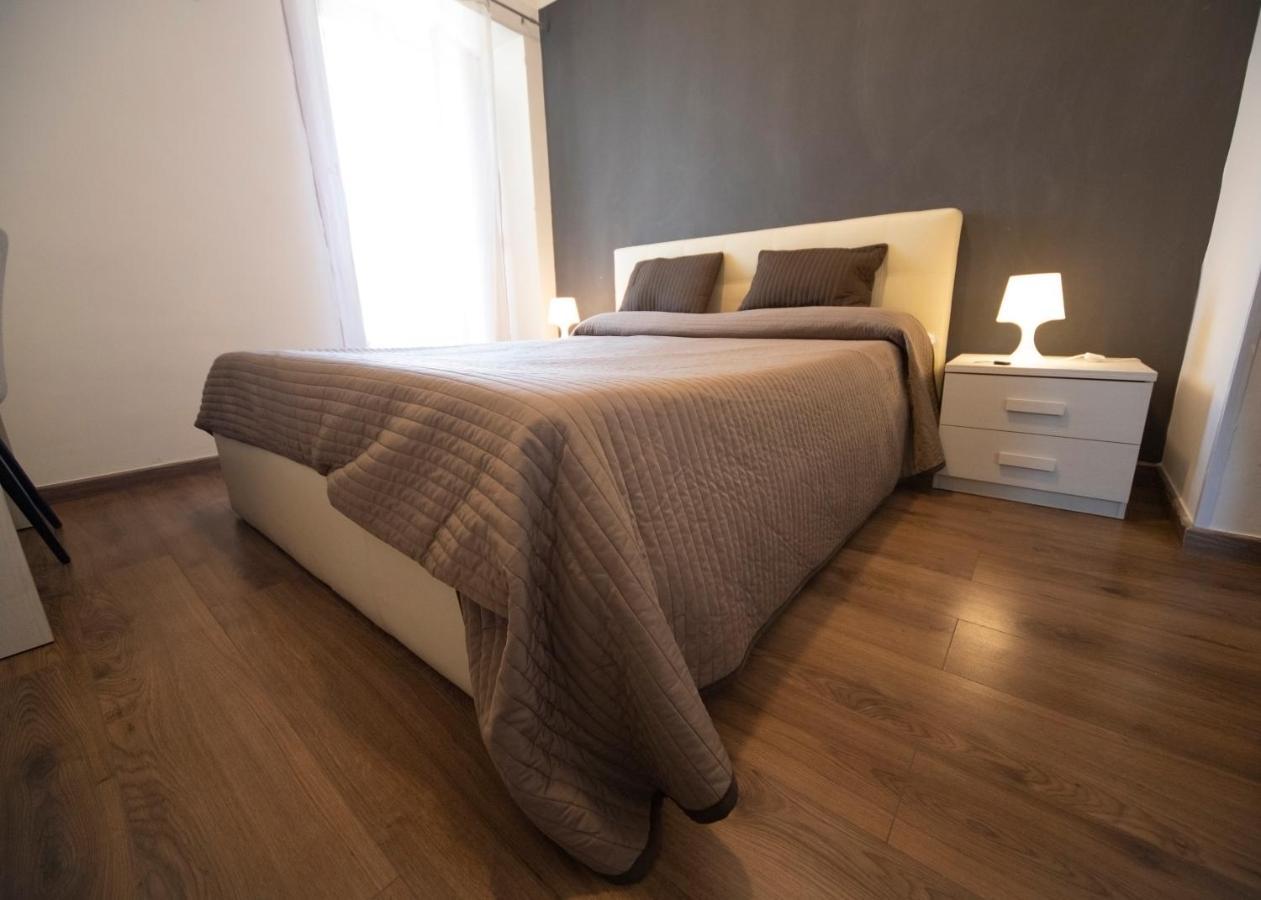 Zurria Rooms Catania Bagian luar foto